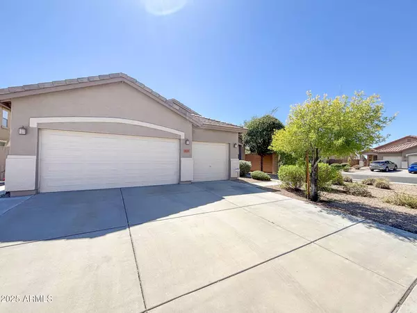 8647 W BROWN Street, Peoria, AZ 85345