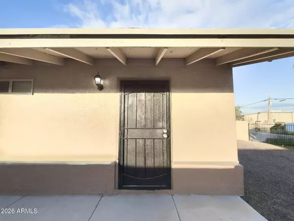 1023 E OLD SOUTHERN Avenue #A, Phoenix, AZ 85042