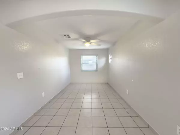 1023 E OLD SOUTHERN Avenue #A, Phoenix, AZ 85042