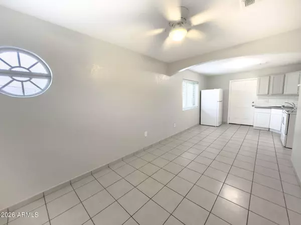 1023 E OLD SOUTHERN Avenue #A, Phoenix, AZ 85042