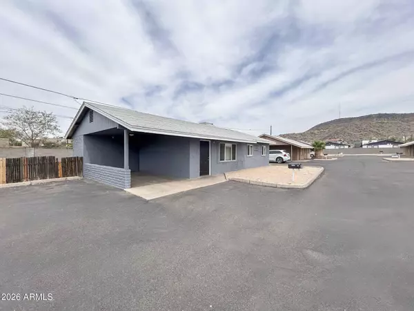 1524 W SAHUARO Drive #B, Phoenix, AZ 85029