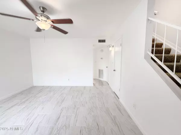 6729 N 44TH Avenue, Glendale, AZ 85301