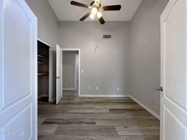6491 W WAHALLA Lane, Glendale, AZ 85308