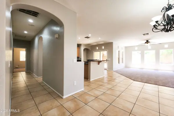 10625 W SALTER Drive, Peoria, AZ 85382