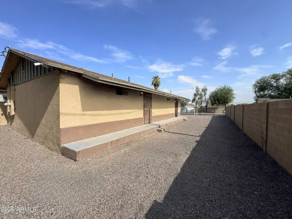 1023 E OLD SOUTHERN Avenue #B, Phoenix, AZ 85042