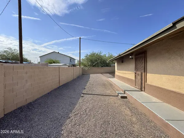 1023 E OLD SOUTHERN Avenue #B, Phoenix, AZ 85042
