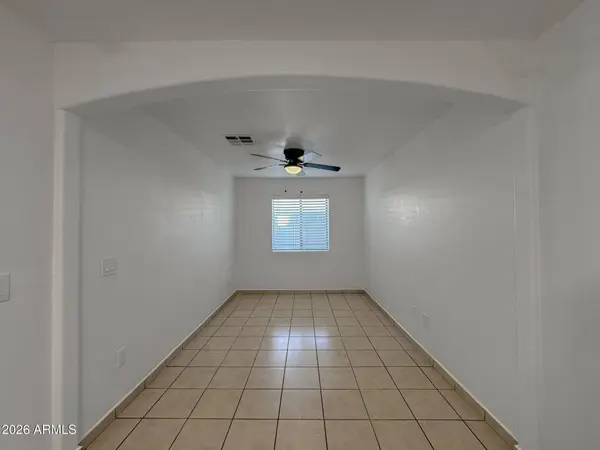 1023 E OLD SOUTHERN Avenue #B, Phoenix, AZ 85042