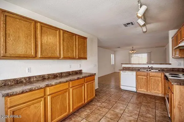 7407 S SUNRISE Way, Buckeye, AZ 85326
