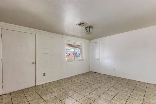 6321 W WHITTON Avenue, Phoenix, AZ 85033
