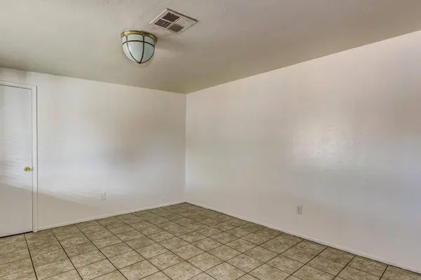 6321 W WHITTON Avenue, Phoenix, AZ 85033
