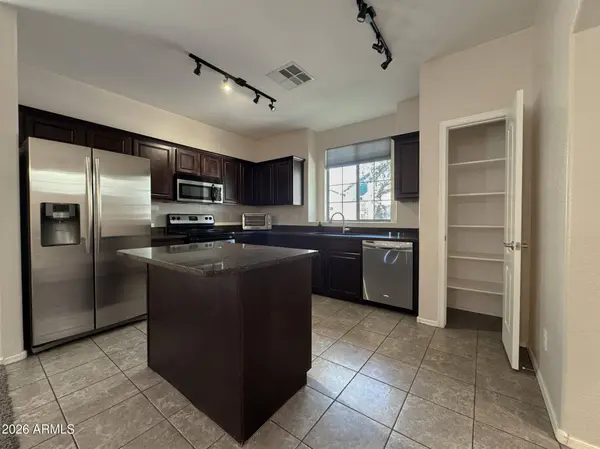 3721 E KERRY Lane, Phoenix, AZ 85050