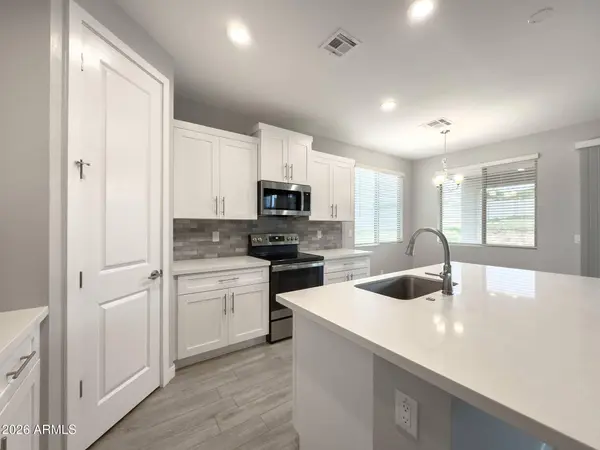 231 E SANTA CRUZ Drive, Phoenix, AZ 85085