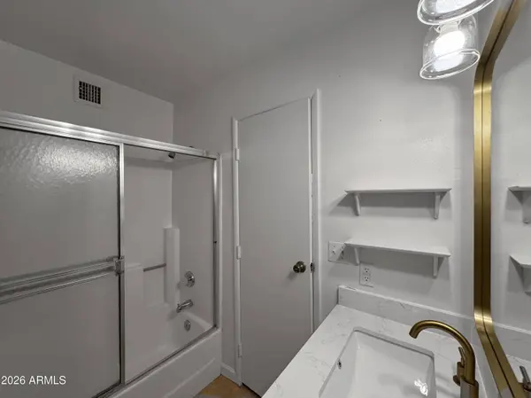 3202 W LOMA Lane #2, Phoenix, AZ 85051