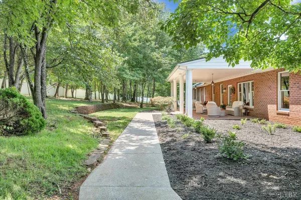 439 Wiggington, Lynchburg, VA 24502