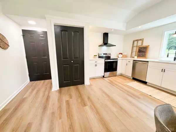 453 Plateau DR, Evington, VA 24550