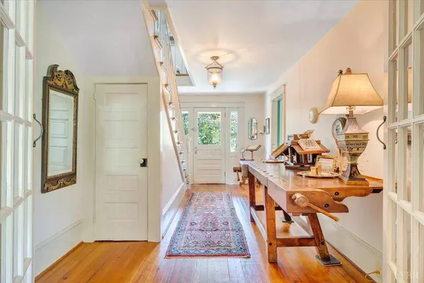 785 Jonesboro RD, Roseland, VA 22967