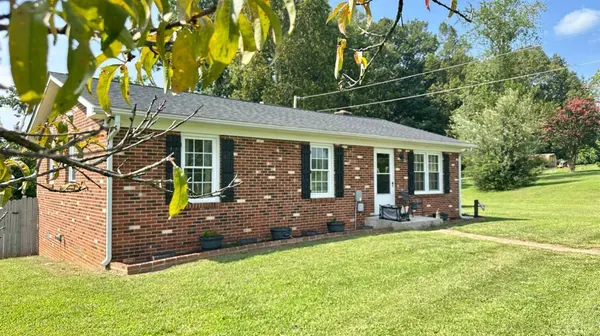 1281 Lone Oak Crossing, Huddleston, VA 24104