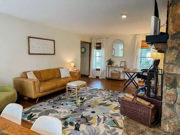 110 Shady Oak LN, Forest, VA 24551