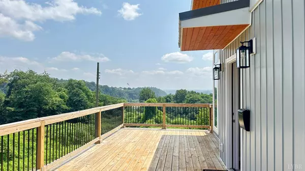 100 F ST, Lynchburg, VA 24504