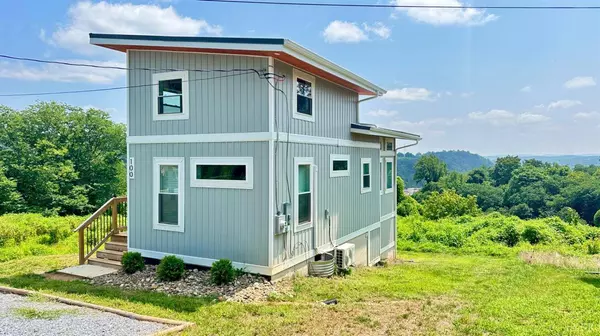 100 F ST, Lynchburg, VA 24504