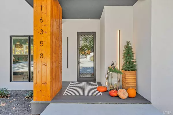 16358 Moneta RD, Moneta, VA 24121