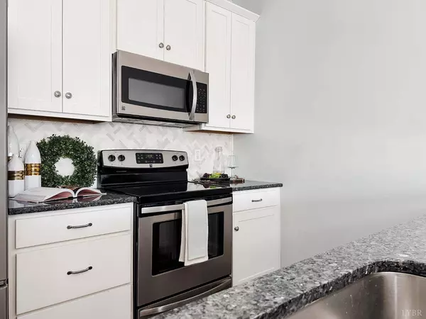 1201 Commonwealth Cir, Forest, VA 24551