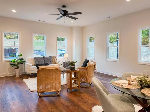 110 Aaron PL, Lynchburg, VA 24502