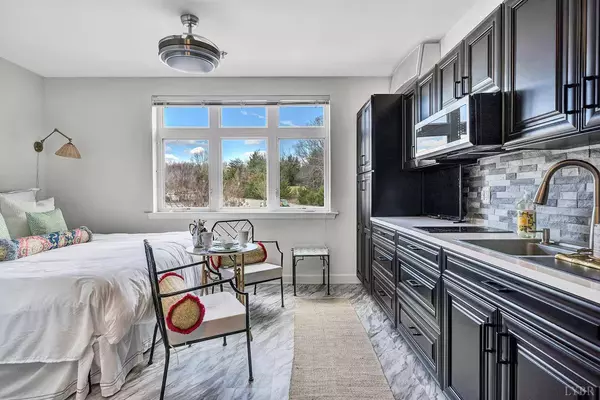 1273 Graves Harbor TRL, Huddleston, VA 24104