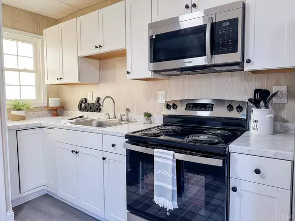 1704 Taylor ST, Lynchburg, VA 24504