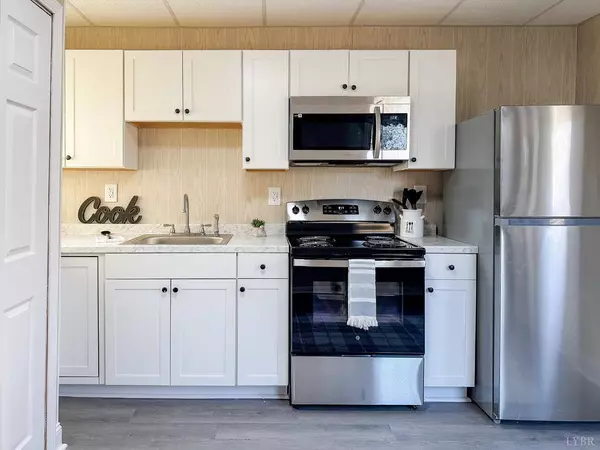 1704 Taylor ST, Lynchburg, VA 24504