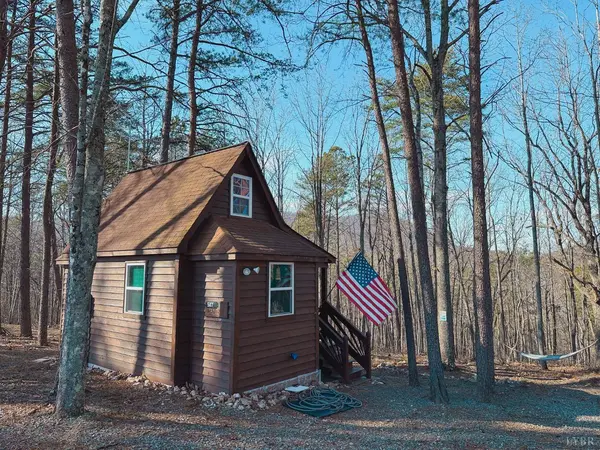 507 Faith Cove DR, Sandy Level, VA 24161