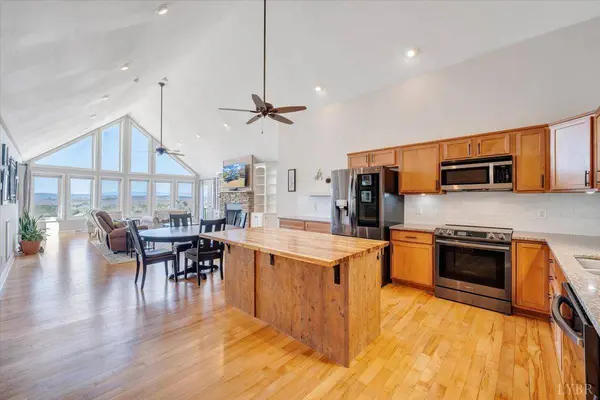 439 Gardner Farm RD, Appomattox, VA 24522