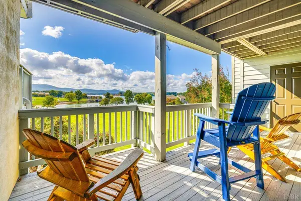 120 Sailors Cove DR, Moneta, VA 24121