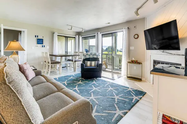 120 Sailors Cove DR, Moneta, VA 24121