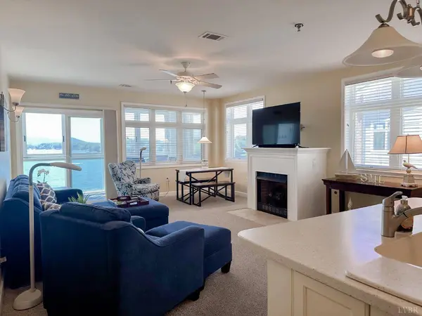 1273 Graves Harbor TRL, Huddleston, VA 24104