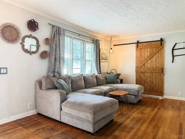 205 Bumgarner DR, Forest, VA 24551