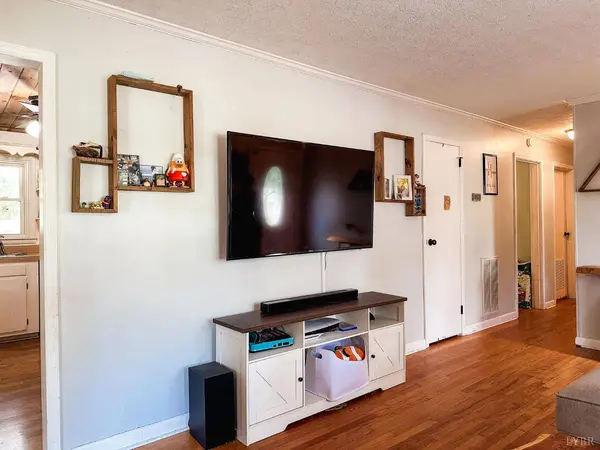 205 Bumgarner DR, Forest, VA 24551