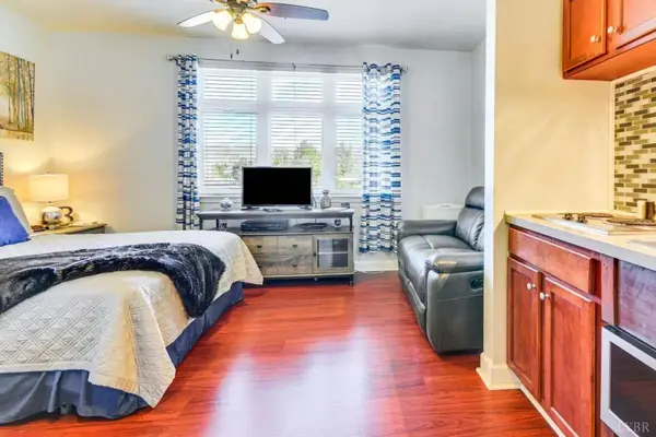 1273 Graves Harbor TRL, Huddleston, VA 24104