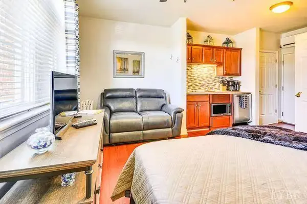 1273 Graves Harbor TRL, Huddleston, VA 24104