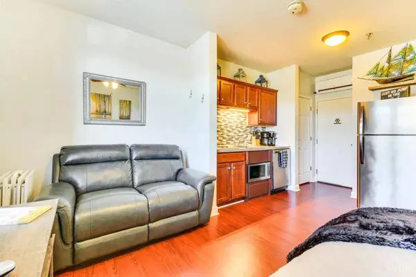 1273 Graves Harbor TRL, Huddleston, VA 24104