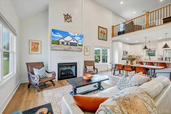 510 Camellia PL, Moneta, VA 24121