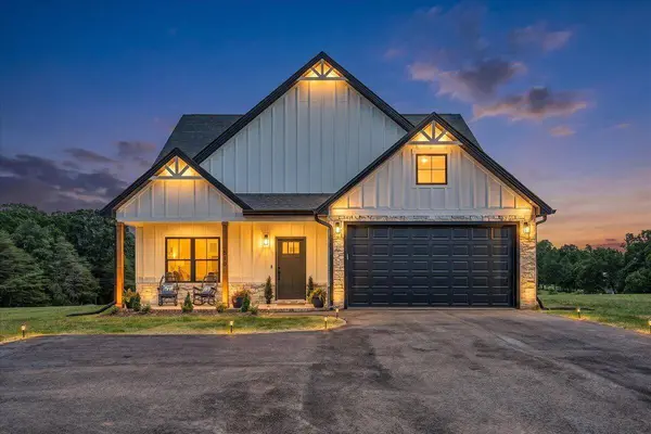 510 Camellia PL, Moneta, VA 24121