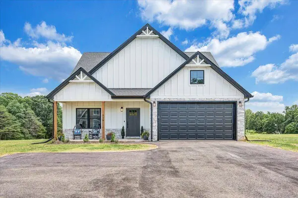 510 Camellia PL, Moneta, VA 24121