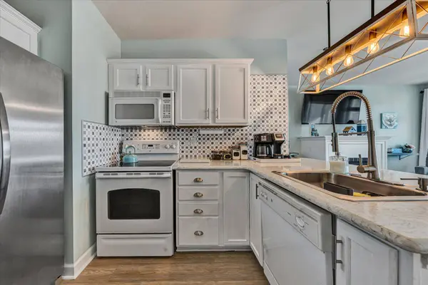 1273 Graves Harbor TRL, Huddleston, VA 24104