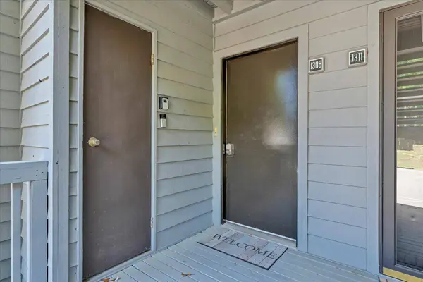 120 Sailors Cove DR, Moneta, VA 24121