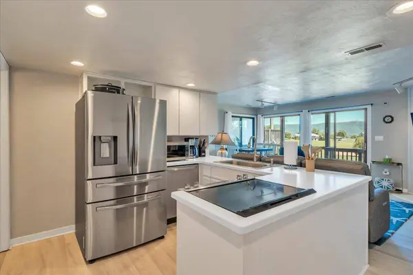 120 Sailors Cove DR, Moneta, VA 24121