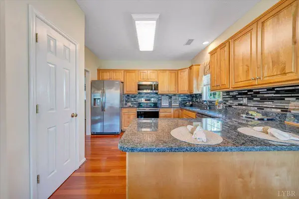 1042 New Market, Forest, VA 24551