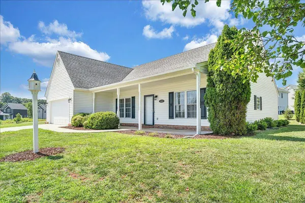 1042 New Market, Forest, VA 24551