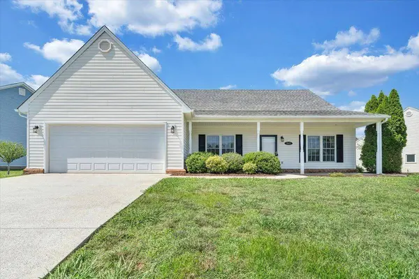 1042 New Market, Forest, VA 24551
