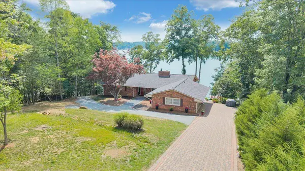 1080 Forest Way CIR, Moneta, VA 24121